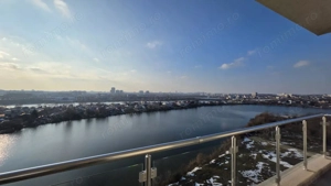 APARTAMENT CU TERASA GENEROASA SI VEDERE UNICA CATRE LAC - imagine 11