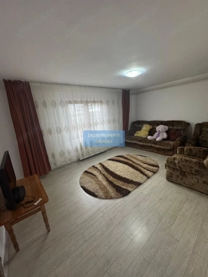 Casă de vânzare pe strada Sabarului