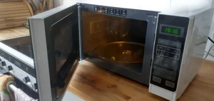 vand cuptor cu microunde SHARP