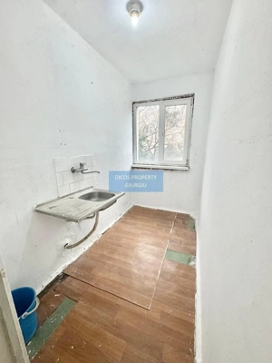 Apartament 2 camere de vânzare, Strada Tineretului, etaj 2 - imagine 2