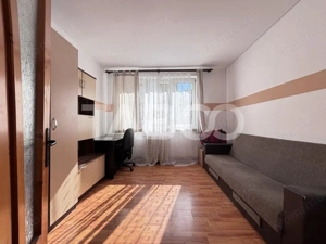 Apartament de vanzare cu 3 camere decomandate in Piata Abator