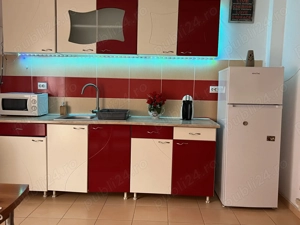 Închiriez apartament frumos și spațios. - imagine 5