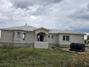 De vanzare casa noua cu 2034mp teren la Mandruloc, la7 km de mun. Arad - imagine 2