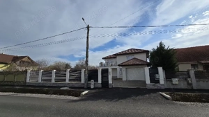 Vand casa premium in Biharia