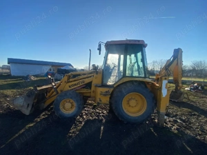 vând buldoexcavator Komatsu WB 97R