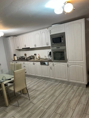 Casuță Satchinez generoasa 