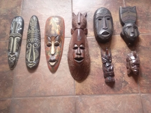 Vând masti ornamentale din lemn