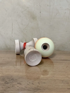 Kendama SuLab x Active editie limitata in stare perfecta 