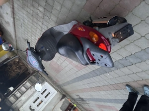 Vând scuter stare bună  - imagine 4