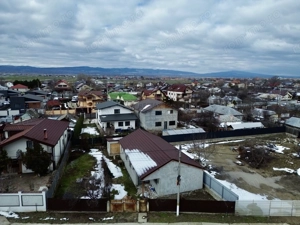 Casă cu 4 camere de vânzare