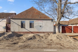 Casă cu teren 591 mp în Vinga, zonă centrală - imagine 3