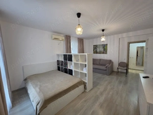 închiriez garsonieră