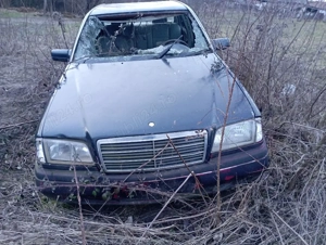 Dezmembrez Mercedes 1985