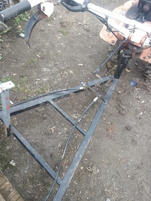 vând motocultor în stare bună cu remorcă