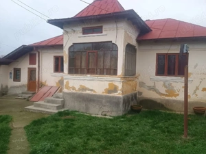 Casă cu gospodărie - imagine 4