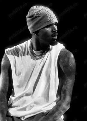 Bărbat drăguț și prezentabil pentru femei singure sau cupluri ! 