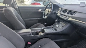 Toyota Auris hybrid Premium sau Lexus CT 200 h - imagine 2