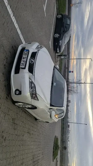 Toyota Auris hybrid Premium sau Lexus CT 200 h - imagine 5