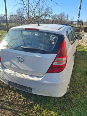Dezmembrez Hyundai i30 prima generație (FD) – MODEL FACELIFT 2011 - imagine 2