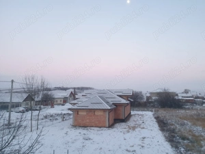 Vând casă cu parter (posibilă modificare pentru mansardă)