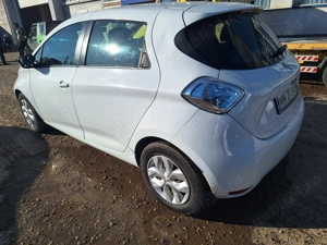 Inchiriez electric Renault Zoe, angajez sofer pt Uber Bolt - imagine 3