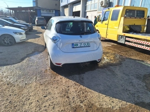 Inchiriez electric Renault Zoe, angajez sofer pt Uber Bolt - imagine 2