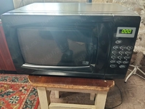 Cuptor cu microunde