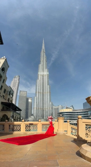 Vand Flying Dress cu trena de 5 metri