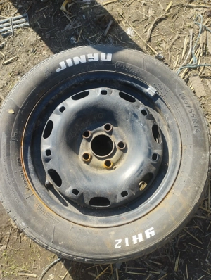 Vând cauciucuri r14