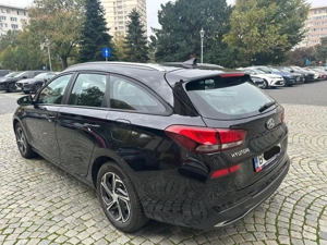Vand Black Hyundai i30, 1.6 litri Diesel, fabricatie 2  km, cutie manuala 6 trepte - imagine 4