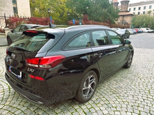 Vand Black Hyundai i30, 1.6 litri Diesel, fabricatie 2  km, cutie manuala 6 trepte - imagine 3
