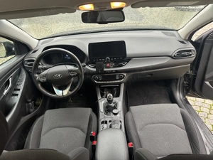 Vand Black Hyundai i30, 1.6 litri Diesel, fabricatie 2  km, cutie manuala 6 trepte - imagine 7