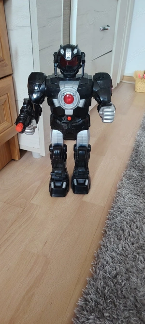 Roboti cu sunete și lumini 