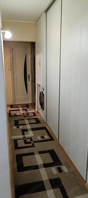 Apartament cu 3 camere , etaj 1+ garaj sub bloc - imagine 2