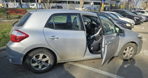 Vand automobil Toyota Auris - imagine 2
