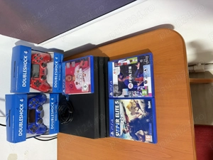 Vând ps4 în stare bună de funcționare 