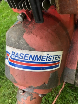 Motocoasa cu masa de taiere