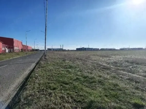 Teren intravilan industrial 9.972 mp; toate utilitățile, front stradal generos, Arad Industriala Sud