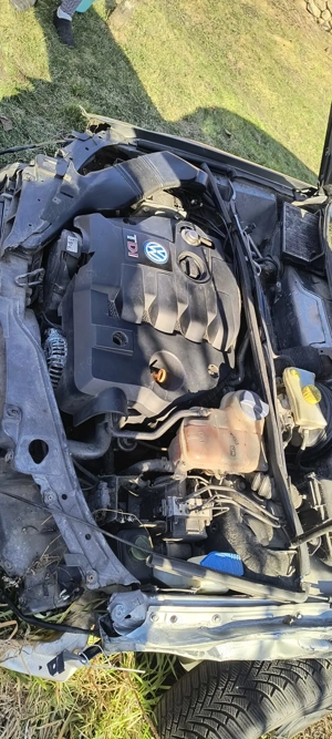 Dezmembrez Volkswagen Passat B5.5,1,9 TDI 131 cp - imagine 2