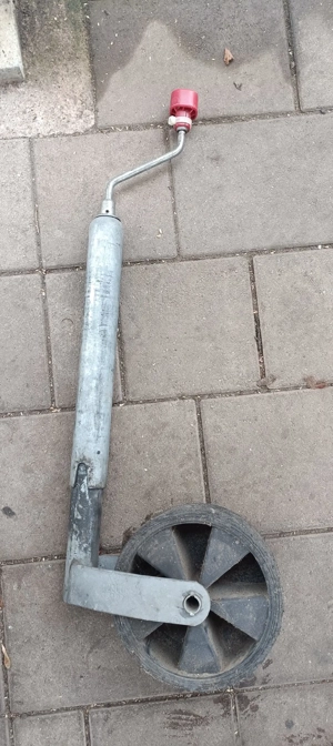 Roată de manevră pentru rulotă