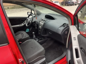 Toyota yaris noiembrie 2010 proprietar unic - imagine 4