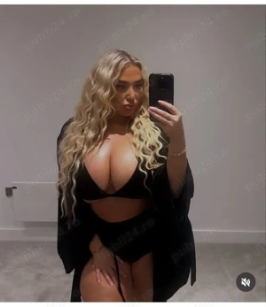 carina sant o fata nouo cu forme cu sani mari si  sant pentru tine aici  caut colega 