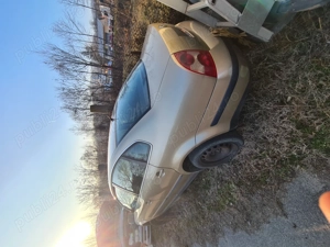 Vand dezmembrez mai multe masini