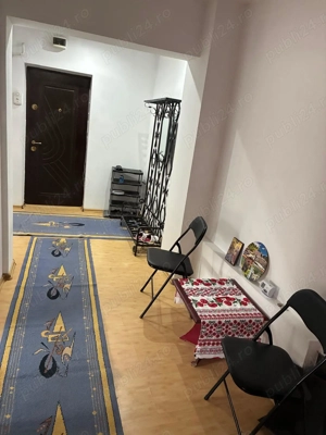 Închiriez apartament cu trei camere complet mobilat și utilat, centrală termică proprie în Păcurari. - imagine 3