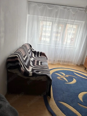 Închiriez apartament cu trei camere complet mobilat și utilat, centrală termică proprie în Păcurari. - imagine 4