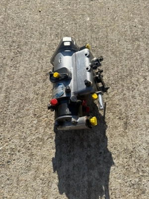 Vând pompă de injecție pentru tractor - imagine 3