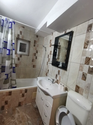 Închiriez apartament 