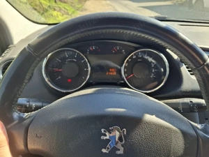 Peugeot 3008 1.6 benzină 120 CP, anul 2009, primul proprietar în România, mașină nefumători. - imagine 2