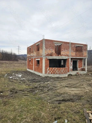 Casa in constructie si teren - imagine 2