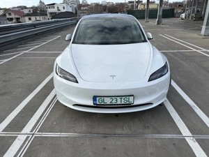 prim proprietar vând Tesla Model 3 SR, baterie 60kw , 300 CP , garantie 11 2027 , 430km range 